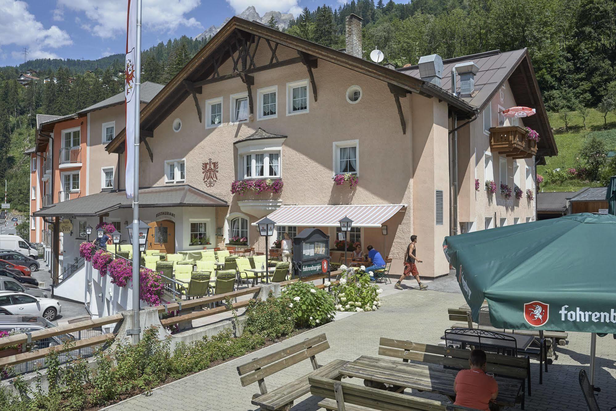 Posthotel Strengen Am Arlberg 외부 사진